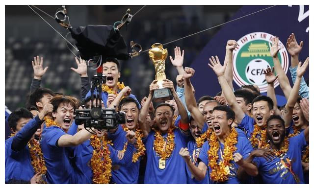 全队士气高涨,期待迎战最强对手的句子